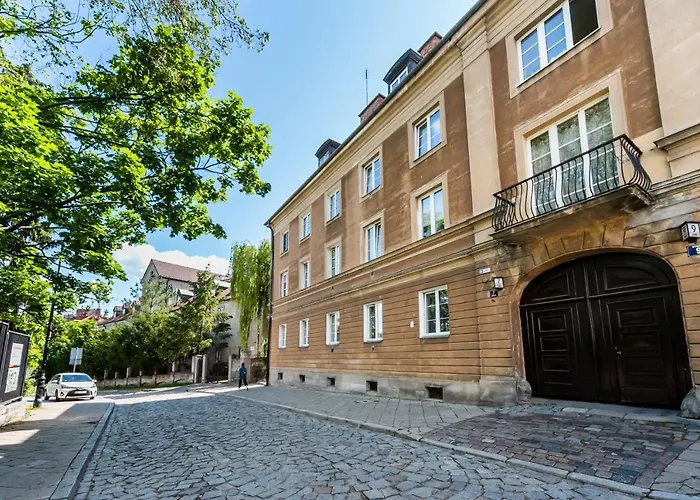 Comfortable Old Town By Bookinghost Varsó