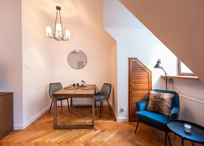 Comfortable Old Town By Bookinghost Apartman