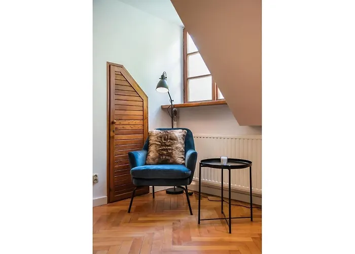 Comfortable Old Town By Bookinghost Varsó